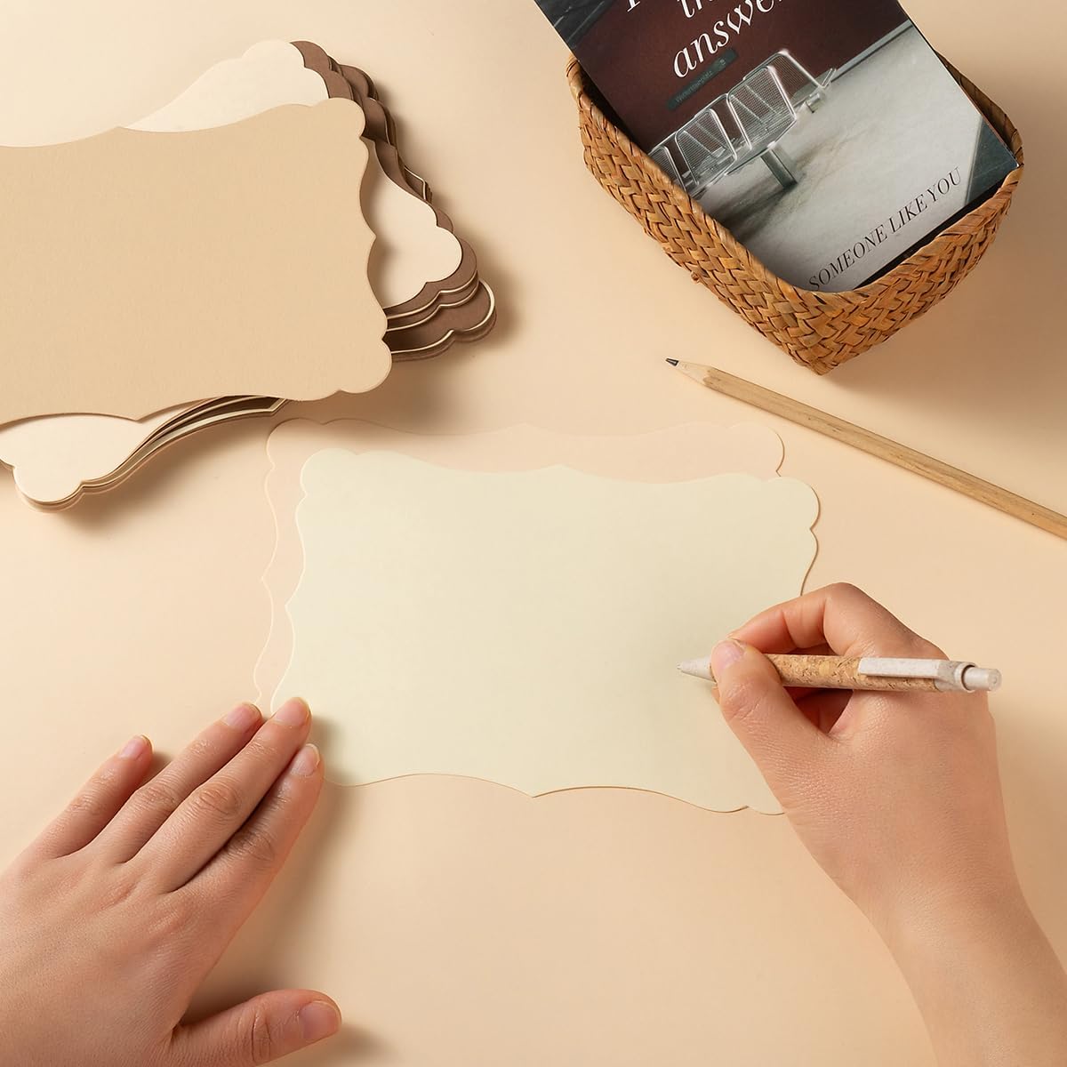 50 Pack Blank Kraft Cards Cardstock Thick Paper Brown Greeting Cards for DIY Gift Card Menus, Baby Shower and Wedding Invitations (Brown, 4x6IN)