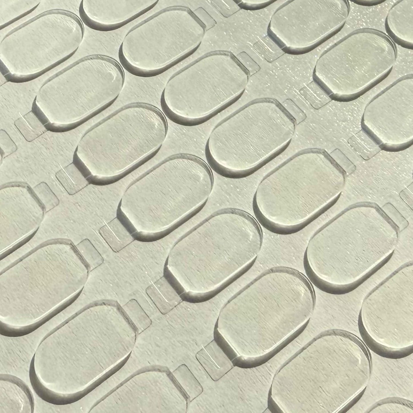 Double Sided Adhesive Putty with Pull Tabs, 100 Clear Dots 0.31''x0.51'' Removable Sticky Tack, Waterproof Poster Putty Glue Dot for Party Decoration Picture