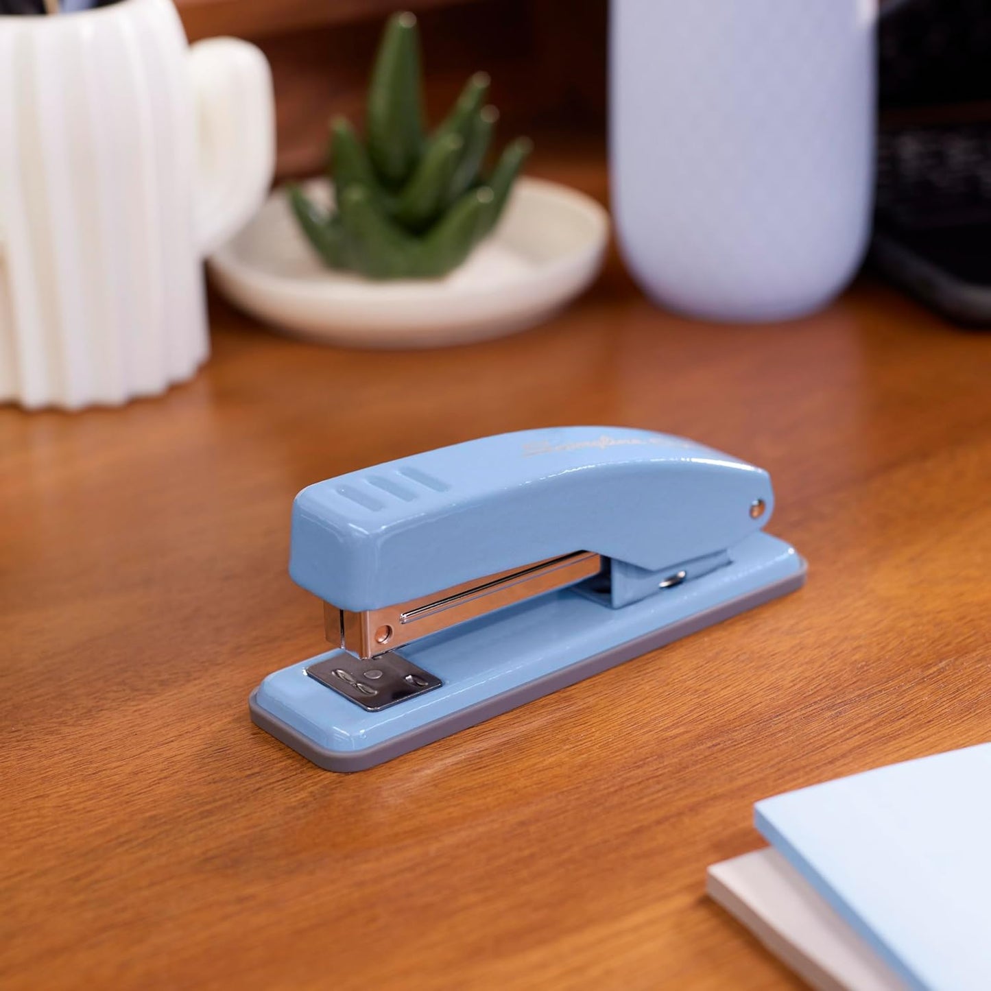 Swingline Stapler, Cub Compact Desktop Stapler, 20 Sheet Capacity, Metal, Electric Blue (S701069)