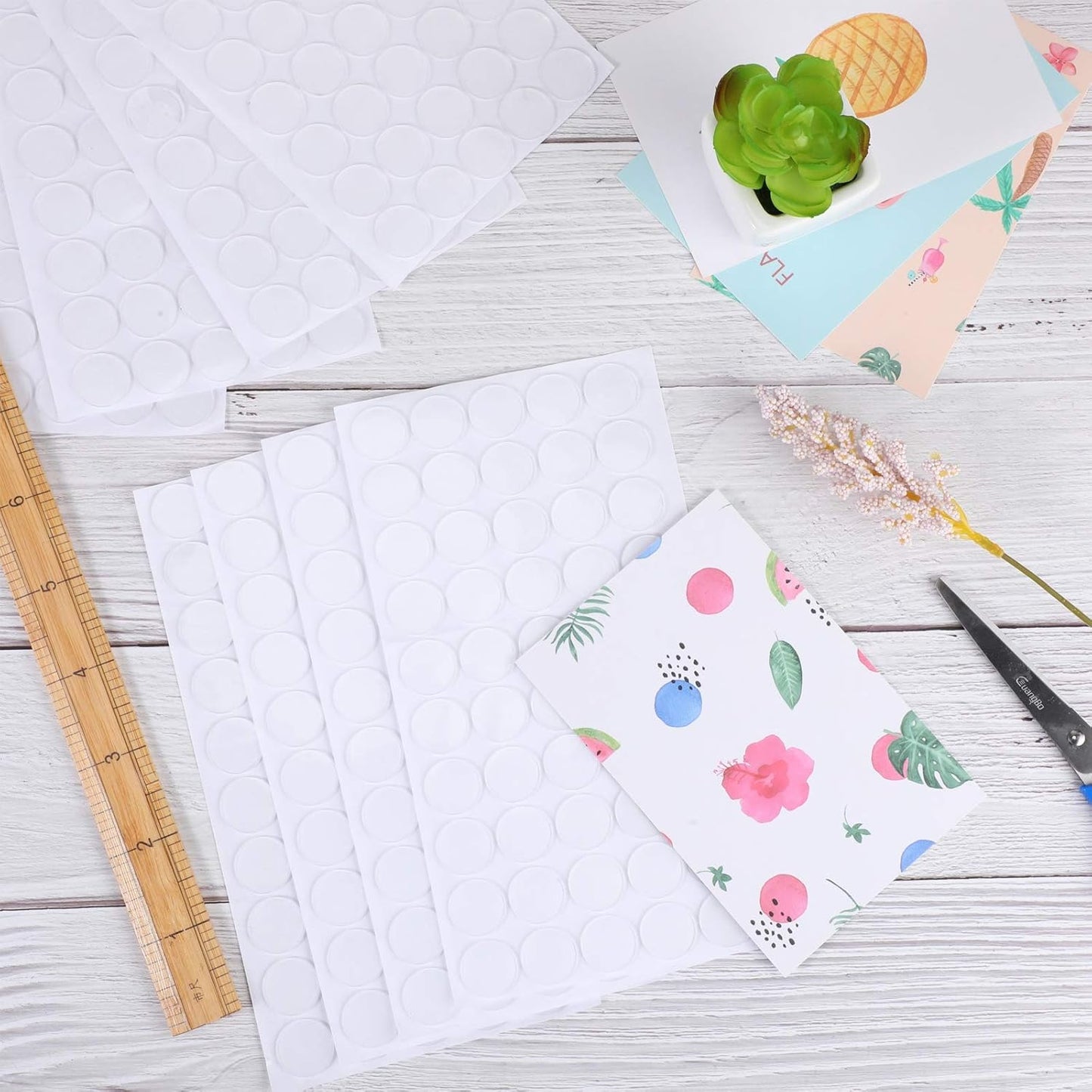 Zonon 200 Pcs Double Sided Adhesive Dots Clear Glue Point Tape Stickers Balloon Glue Round Mini No Traces Adhesive Sticker Dot Sticker for Classroom Decor Craft DIY Office (0.79 Inch/ 20 mm)