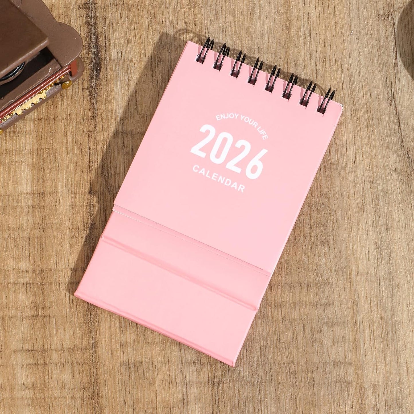 Mini Desk Calendar 2025-2026 - July 2025 to Dec 2026 Small Desktop Calendar Mini Daily Schedule Thick Paper Twin-Wire Binding with Stickers for Home Office School (Mini Pink)