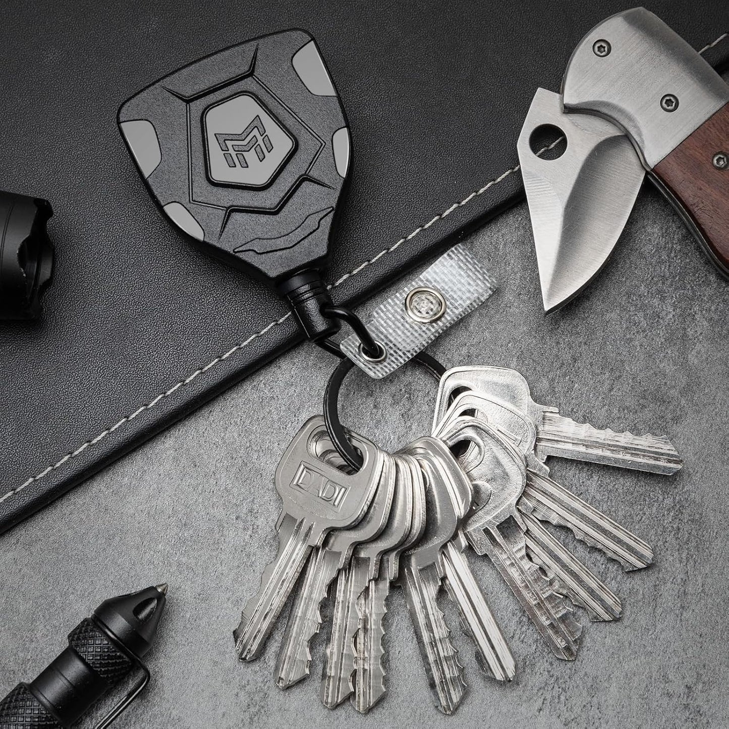 MNGARISTA Heavy Duty Retractable Keychain with Belt Clip, ID Badge Reel Key Chain, Badge Holder with 31.5' Steel Cord and Key Ring, 9.0oz, Black