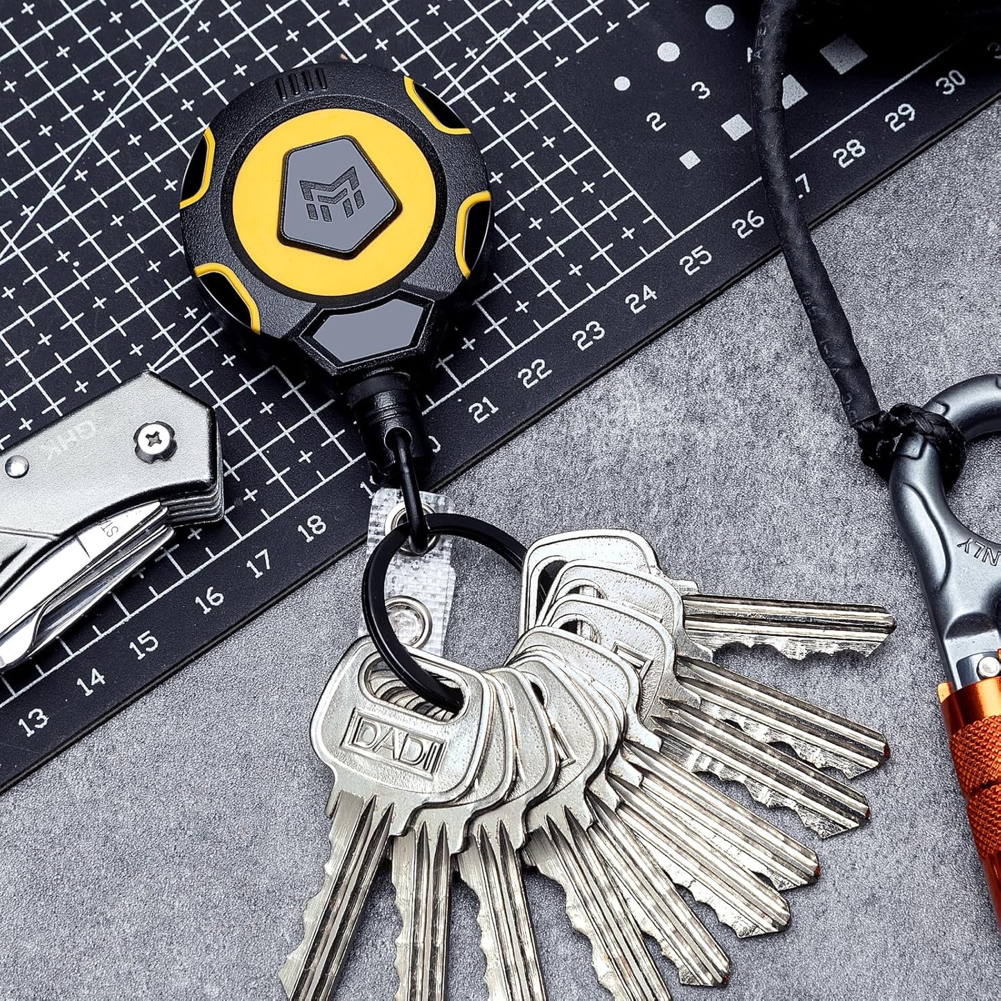 MNGARISTA Upgraded Heavy Duty Retractable Keychain with Belt Clip, 10 OZ Retraction, 31.5" Stainless Steel Cord, ID Badge Reel with Badge Strap and Key Ring